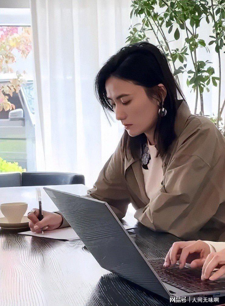 互动游戏-离婚才3个月，高调谈论再婚的李亚鹏，没给海哈金喜留一丝体面