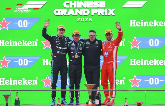 互动游戏-2026上海F1大奖赛落幕，梅赛德斯包揽冠亚军，三天观赛23万人次|宝山|中国大奖赛|Formula 1|刘易斯·汉密尔顿|乔治·拉塞尔_新浪体育_新浪新闻